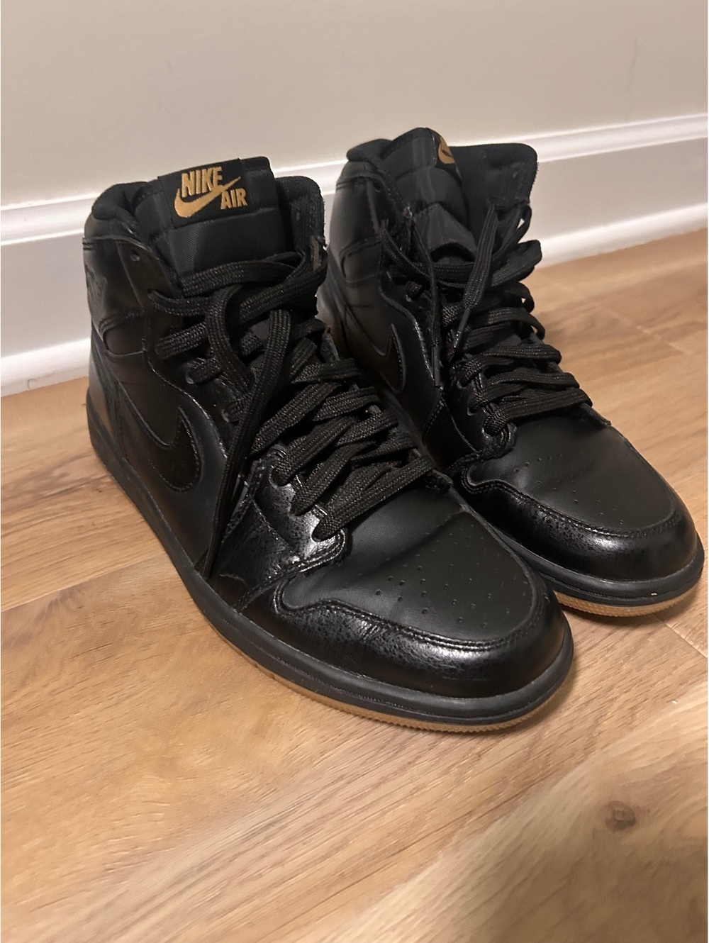 Nike Air Jordan 1 Retro High OG Black Gum Sneakers